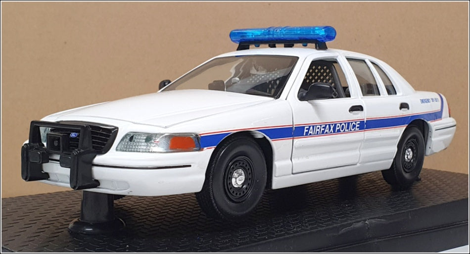 Classic Metal Works 1/24 Scale 23822G - Ford Crown Victoria Police - Fairfax