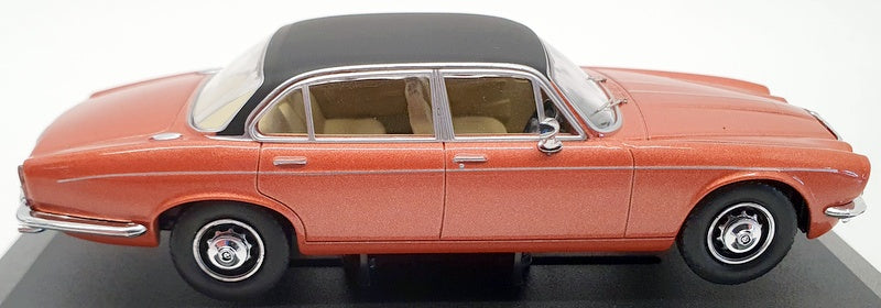 Corgi 1/43 Scale Model Car VA13903 - Daimler Double 6 Series 2 Vanden Plus