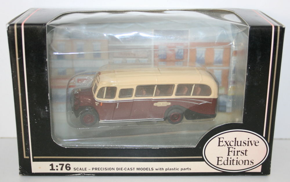 EFE 1/76 SCALE 20119 - Bedford OB - British Rail HWO 881