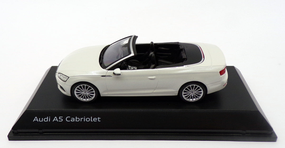 Spark 1/43 Scale 501.17.053.32 - Audi A5 Cabriolet - Tofana White