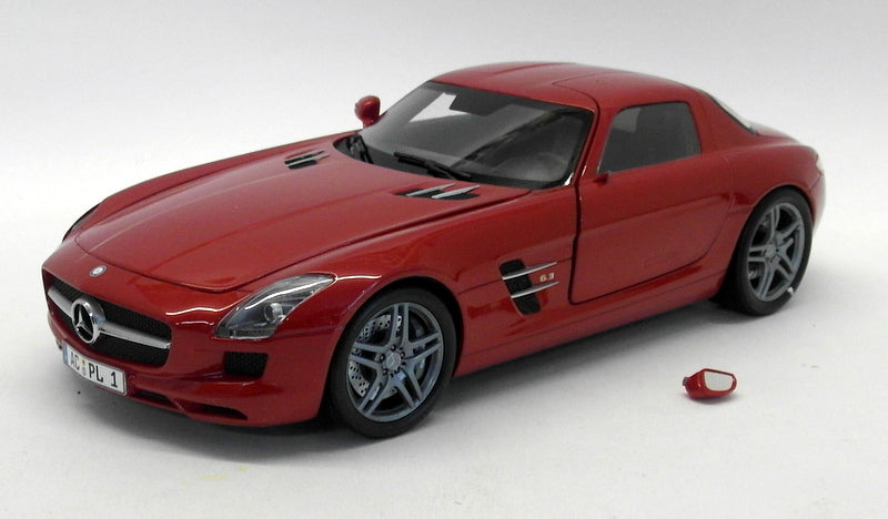 Minichamps 1/18 Scale Diecast - 100 039020 Mecedes Benz SLS AMG