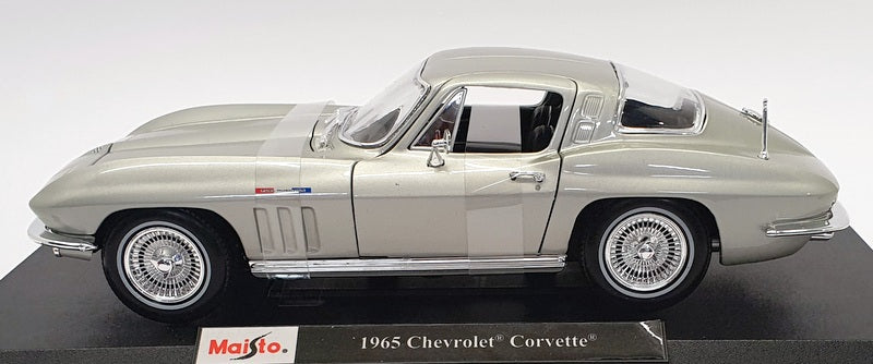 Maisto 1/18 Scale Model Car 46629 - 1965 Chevrolet Corvette - Silver