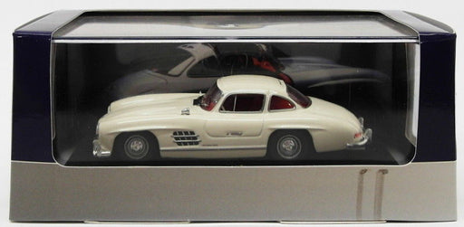 Atlas Editions 1/43 Scale Model Car 7 905 006 - 1954 Mercedes Benz 300SL - Cream