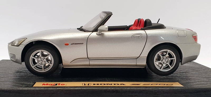 Maisto 1/18 Scale Diecast - 31879 Honda S2000 Roadster Japanese Version Silver