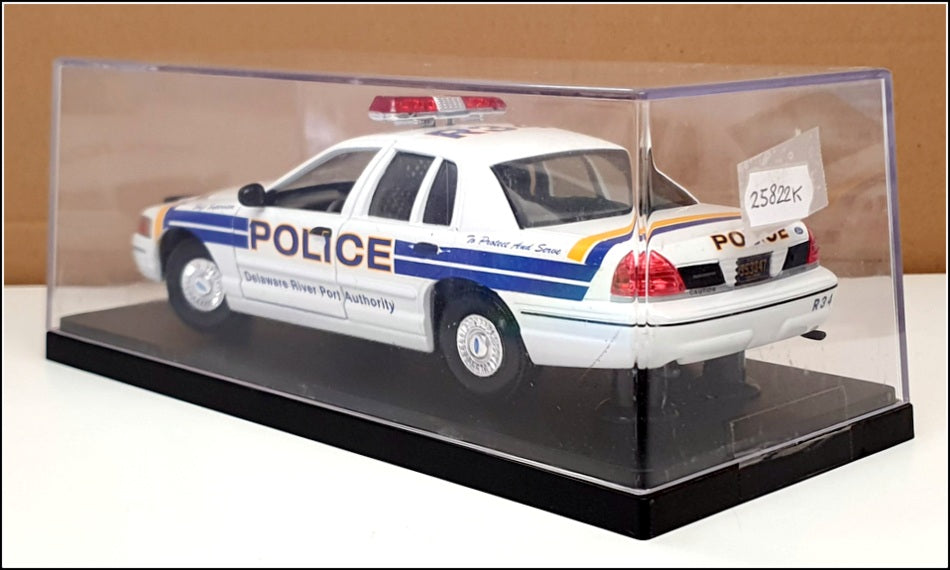 Classic Metal Works 1/24 Scale 25822K - Ford Crown Victoria Police - Delaware