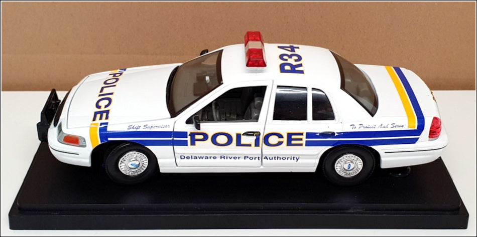 Classic Metal Works 1/24 Scale 25822K - Ford Crown Victoria Police - Delaware