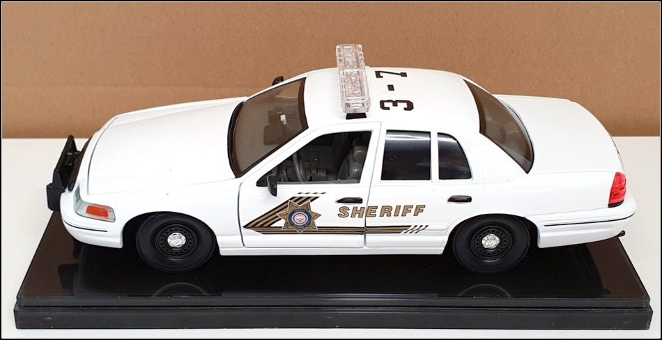 Classic Metal Works 1/24 - 25822H - Ford Crown Victoria Police - San Bernardino