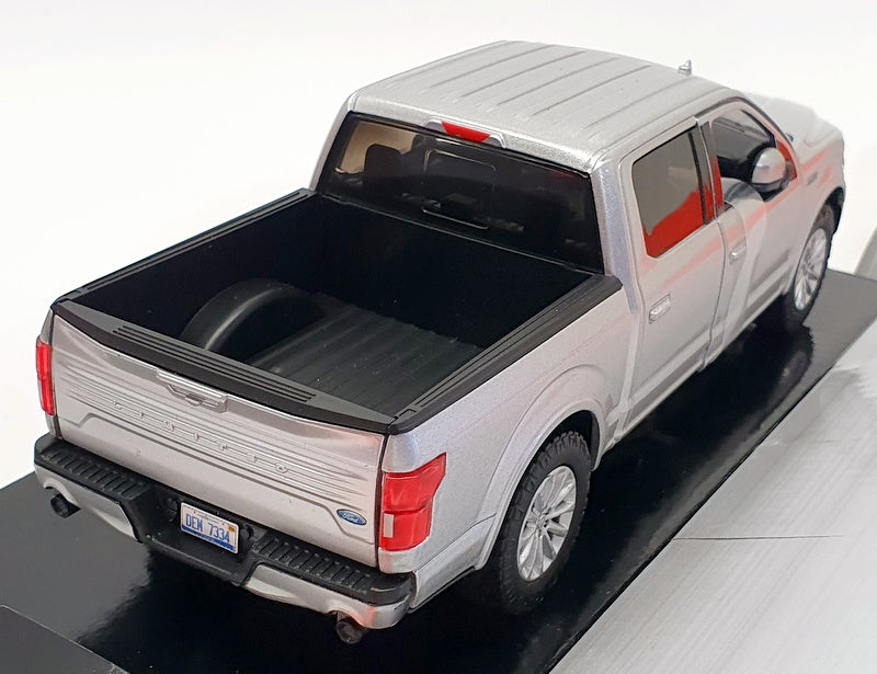 Motor Max 1/27 Scale 79364 - 2019 Ford F-150 Limited Crew Cab - Silver