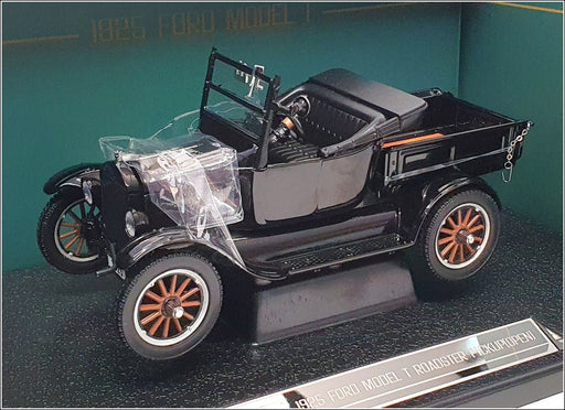 Sun Star 1/24 Scale 1862 - 1925 Ford Model T Roadster Pickup (Open) - Black