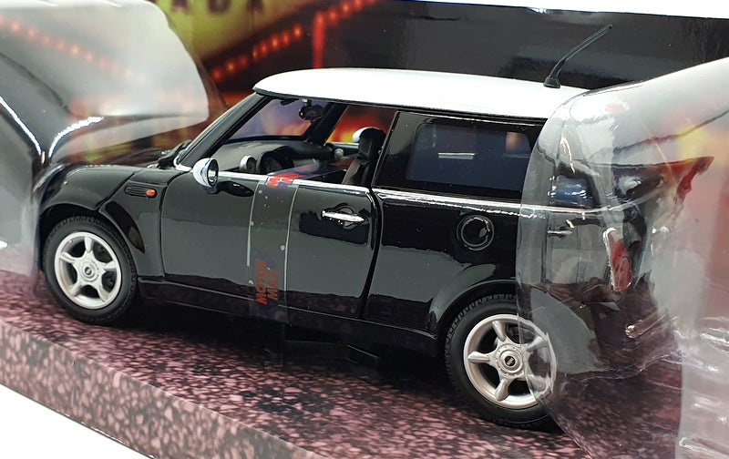 Motormax 1/18 Scale - 73114 - MINI Cooper - Black/white