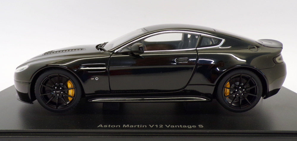 Autoart 1/18 Scale 70253 - 2015 Aston Martin V12 Vantage S - Black