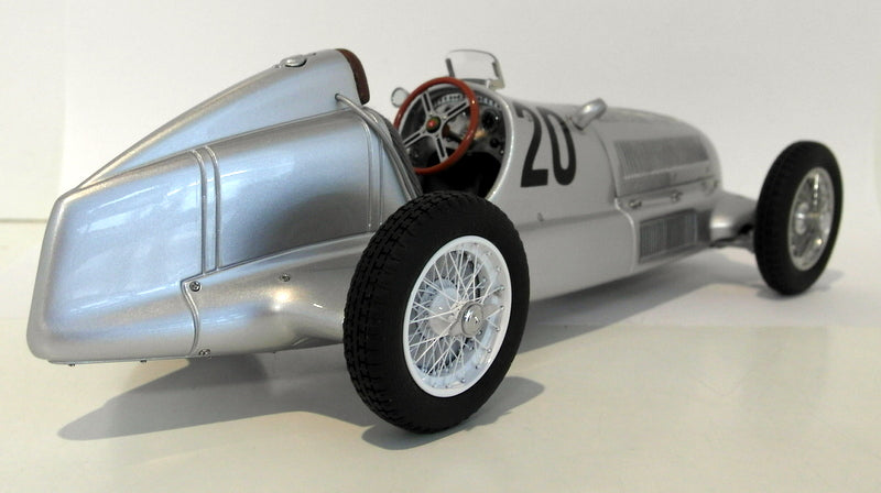 CMC 1/18 Scale Diecast - M-103 Mercedes Benz W25 Eifelmenn Brauchitsch Rennen 34