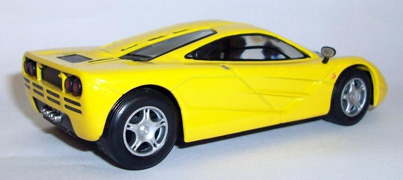 Atlas 1/43 Scale Die-cast metal model - Mclaren F1 GTR yellow