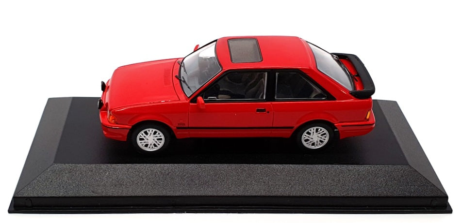 Vanguards 1/43 Scale VA14302 - Ford Escort Mk4 XR3i - Radiant Red