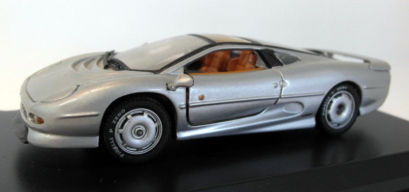 Detail 1/43 Scale diecast - ART.170 Jaguar XK 220 1992 Silver