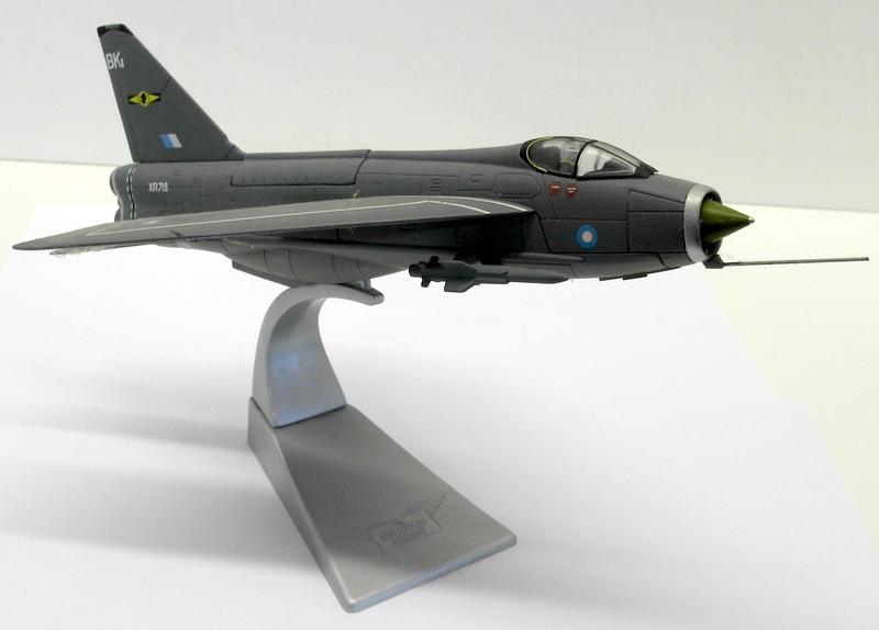 Corgi 1/72 Scale Diecast - AA32304 English Electric Lightning F.3 XP749 22 Sqn