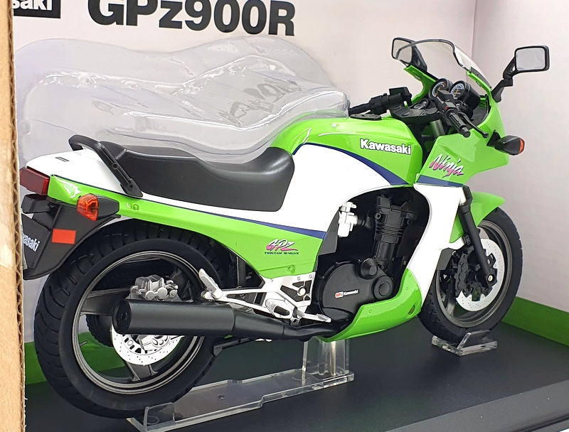 Aoshima 1/12 Scale Motorcycle 109205-2700 - Kawasaki GPz900R - Green/White