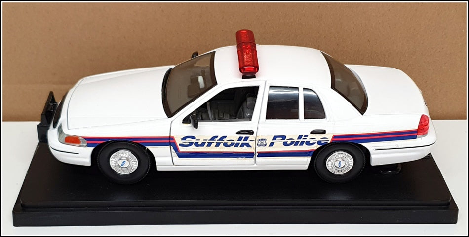 Classic Metal Works 1/24 Scale 26822H - Ford Crown Victoria Police - Suffolk