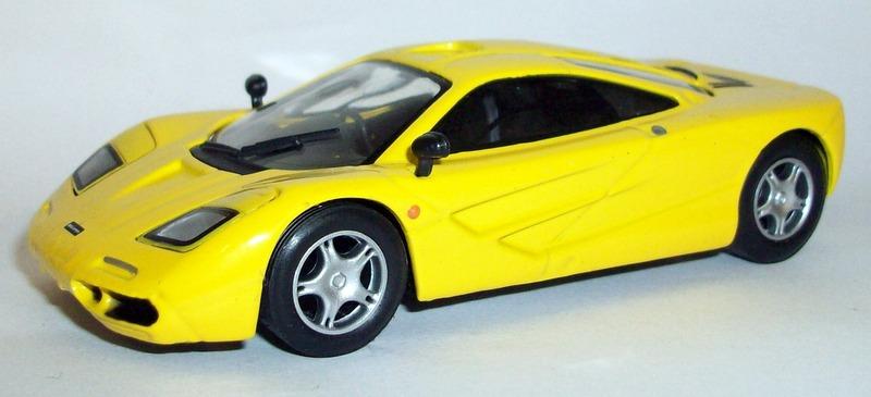 Atlas 1/43 Scale Die-cast metal model - Mclaren F1 GTR yellow