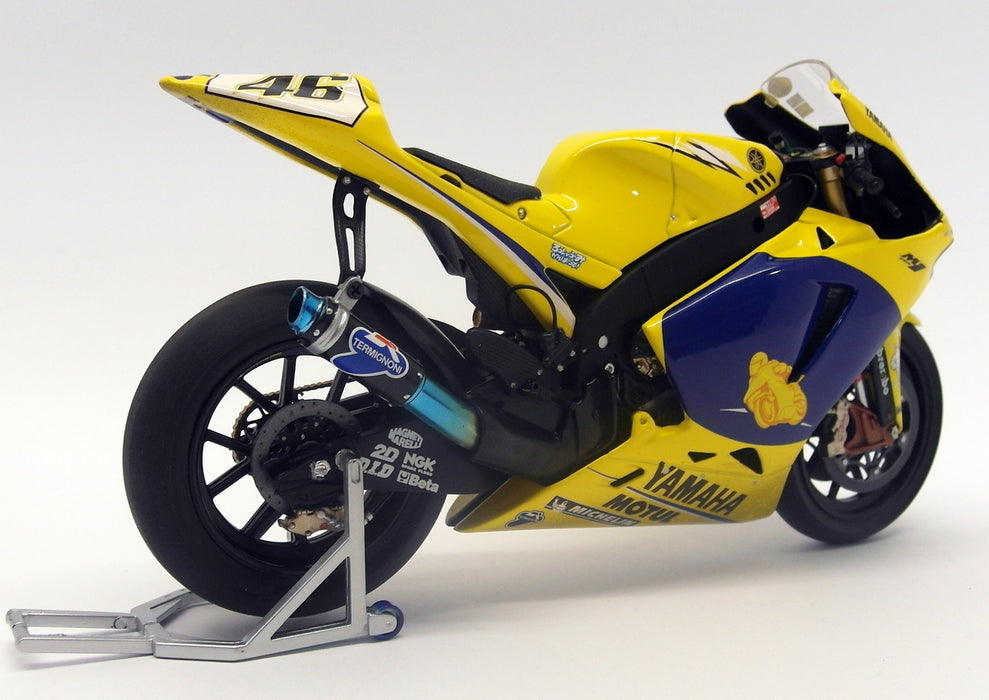 Minichamps 1/12 Scale 122 063096 Yamaha YZR-M1 Moto GP 2006 Camel Rossi