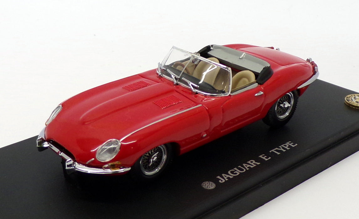 Kyosho 1/43 Scale Model Car K5420 - Jaguar E Type - Red