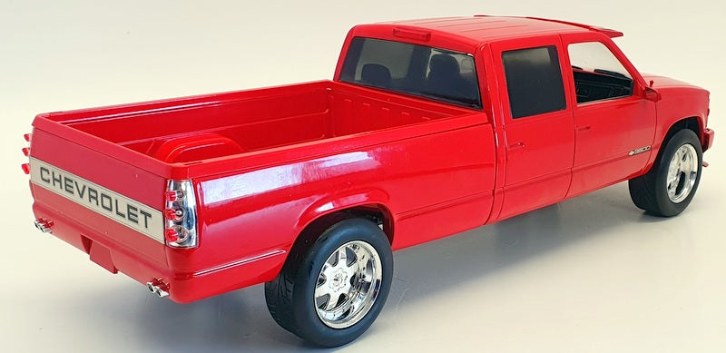 Greenlight 1/18 Scale 19073 - 1997 Chevrolet Custom Silverado 3500 - Red