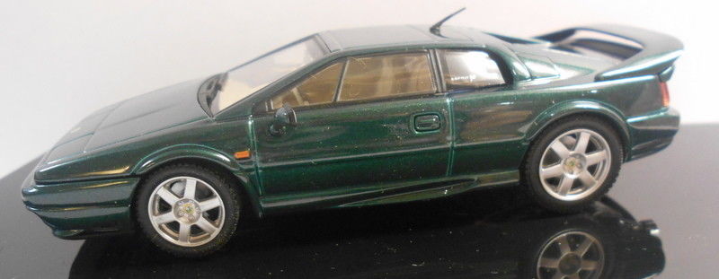 AutoArt 1/43 Scale Diecast AA55404 LOTUS ESPIRIT V8 1996 RACING GREEN