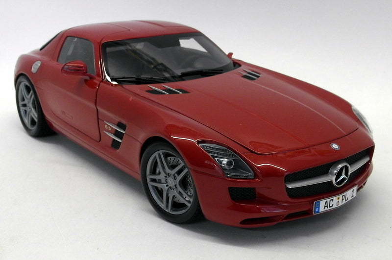 Minichamps 1/18 Scale Diecast - 100 039020 Mecedes Benz SLS AMG 2010 Red Metallic