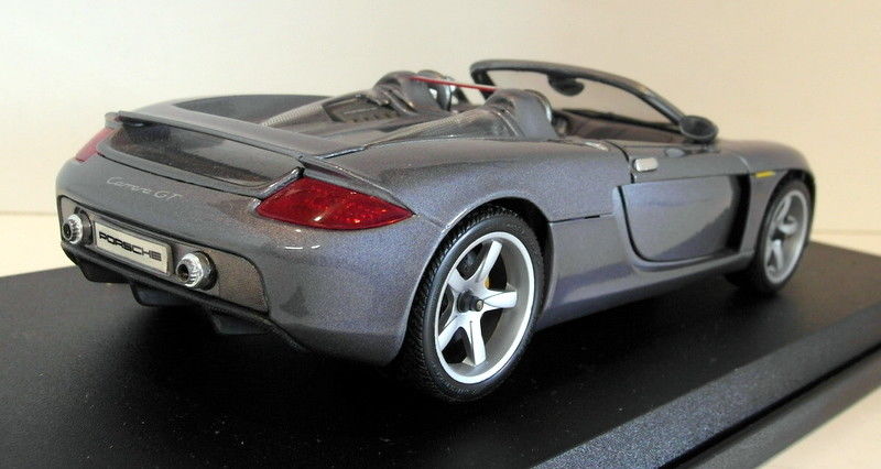 Maisto 1/18 Scale Diecast - 36622 Porsche Carrera GT Metallic Grey