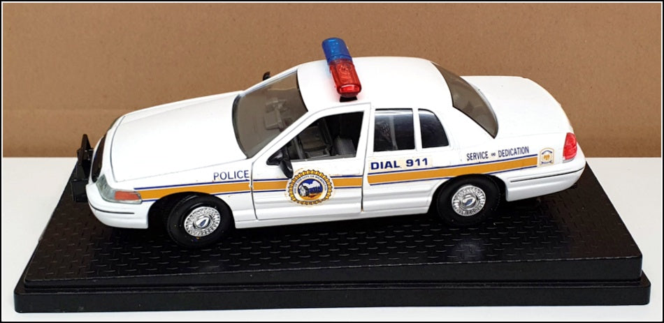 Classic Metal Works 1/24 Scale 25822G - Ford Crown Victoria Police - Wilmington