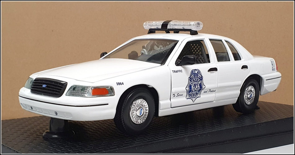 Classic Metal Works 1/24 Scale 23822H - Ford Crown Victoria Police - Denver