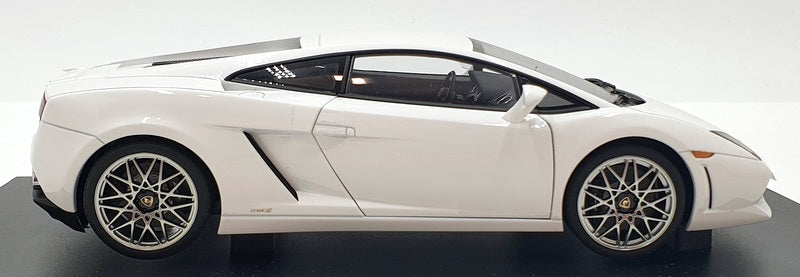 Autoart 1/18 Scale Diecast 74587 - Lamborghini Gallardo LP560-4 - Met White