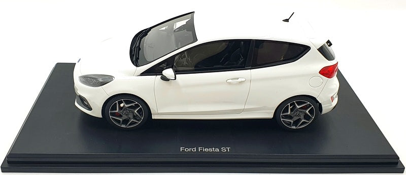 DNA Collectibles 1/18 Scale DNA000142 - Ford Fiesta ST - White