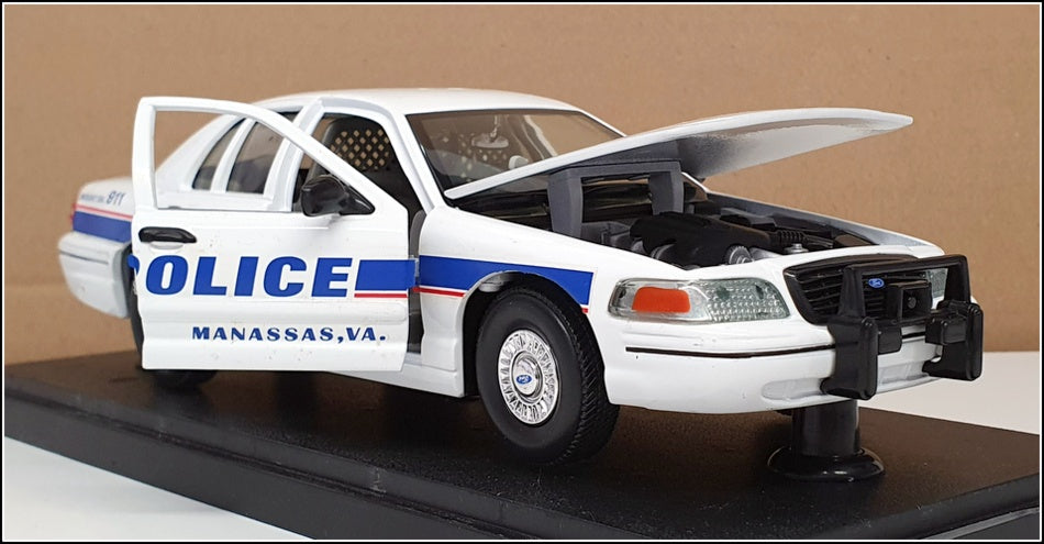 Classic Metal Works 1/24 Scale 25822I - Ford Crown Victoria Police - Manassas