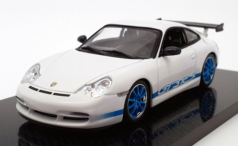 Minichamps 1/43 Scale WAP 020 112 14 - Porsche 911 GT3 RS - White