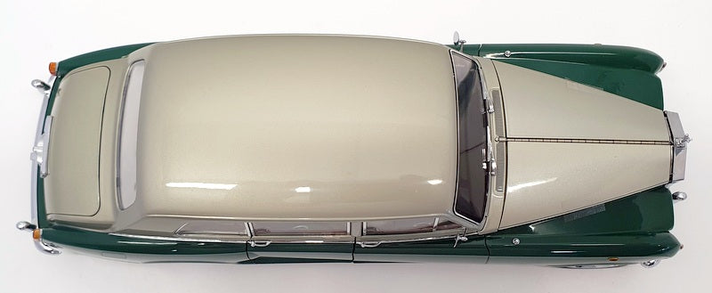 Kyosho 1/18 Scale 08905GRS - 1968 Rolls Royce Phantom VI - Green/Silver