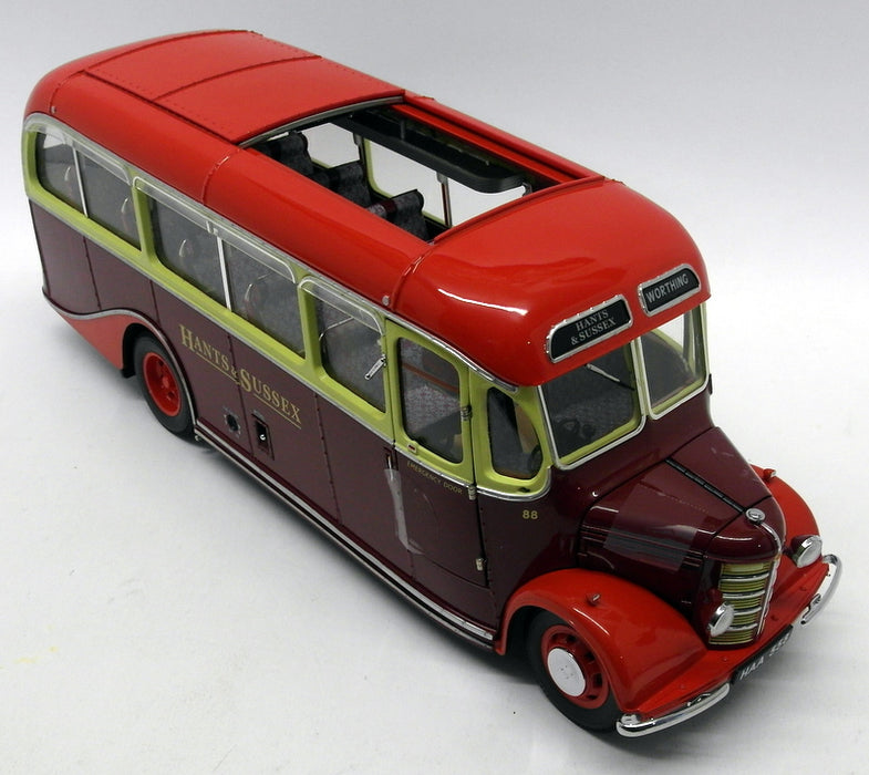 Sunstar 1/24 Scale - 5004 Bedford OB Duple Vista Coach HAA 558 Hants & Sussex