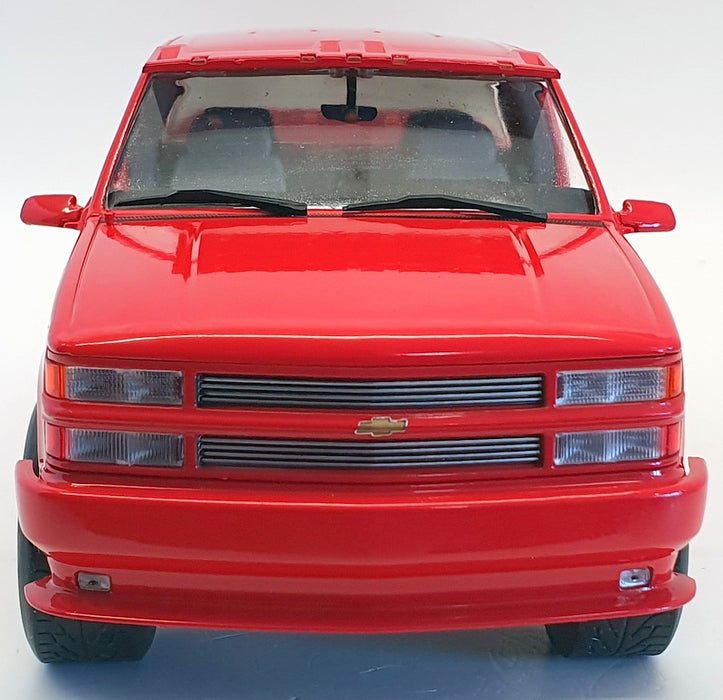 Greenlight 1/18 Scale 19073 - 1997 Chevrolet Custom Silverado 3500 - Red