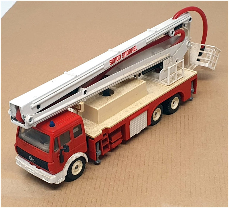 Siku 1/55 Scale 3720 - Mercedes Benz Snorkel Fire Engine Simon