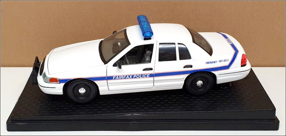 Classic Metal Works 1/24 Scale 23822G - Ford Crown Victoria Police - Fairfax