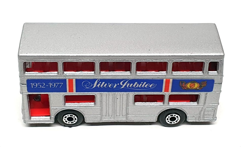 Matchbox Superfast 8cm Long No.17 - The Londoner Silver Jubilee Bus
