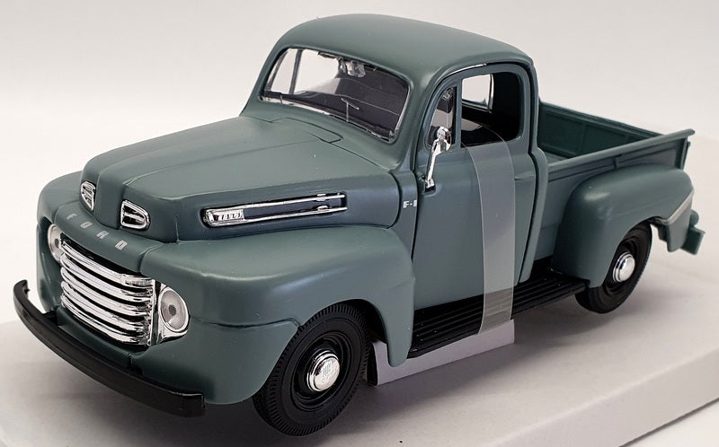 Maisto 1/25 Scale Model Car 31935 - 1948 Ford F-1 Pickup