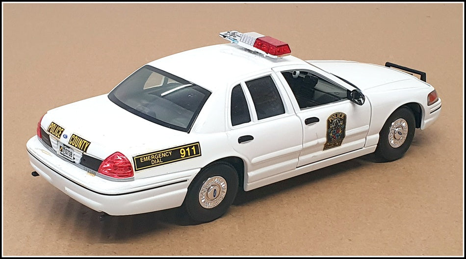 Classic Metal Works 1/24 Scale 191022F - Ford Crown Victoria Police - Montgomery