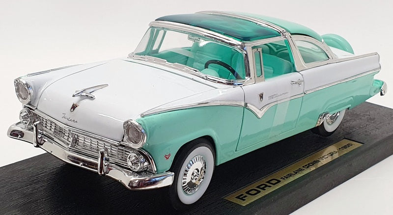 Road Signature 1/18 Scale 92138 - 1955 Ford Fairlane Crown Victoria - White/Grn