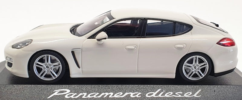 Minichamps 1/43 Scale 0200090 - Porsche Panamera Diesel - White