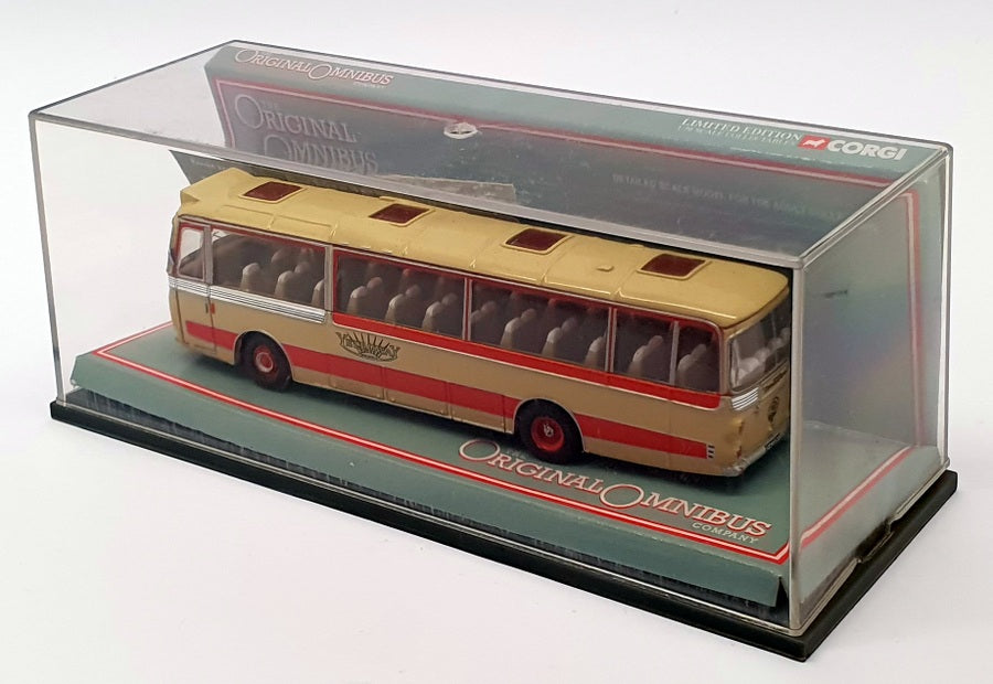 Corgi 1/76 Scale 42405  - AEC Reliance/Panorama I - Yelloway Motor Services