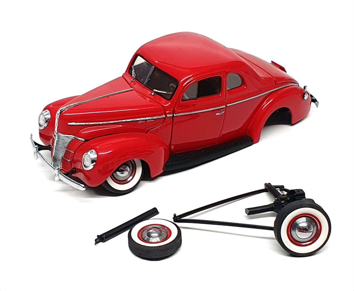 Danbury Mint 1/24 Scale DAN07 - 1940 Ford Deluxe Coupe - Red