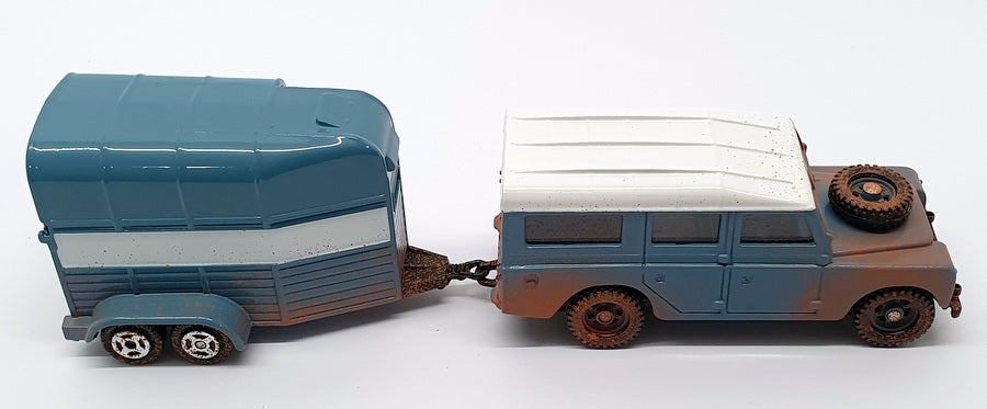 Corgi 1/36 Scale Diecast TY82702 - Land Rover & Horse Box - Blue