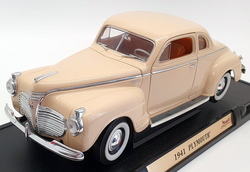 Road Signature 1/18 Scale Diecast 92398 - 1941 Plymouth - Cream