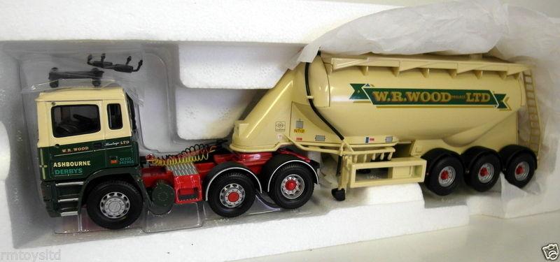 CORGI 1/50 - 74904 ERF EC  POWDER TANKER - W.R WOOD (HAULAGE) LTD